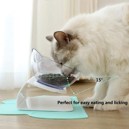Erhöhter Doppel-Napf mit 15-Grad-Neigung beim Fressen