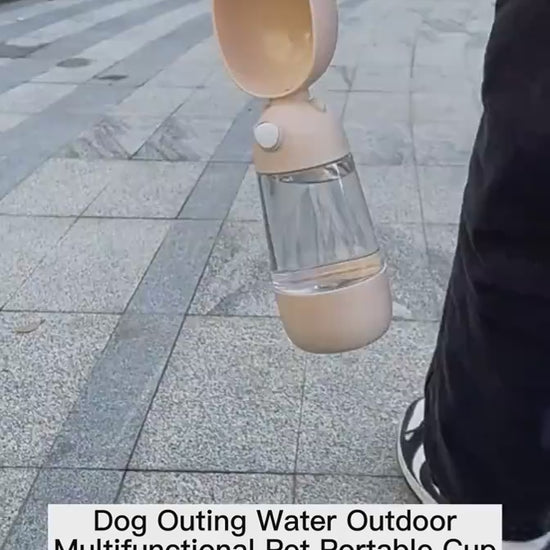 Haustier Wasserflasche im Freien bei Outdoor‑Aktivität