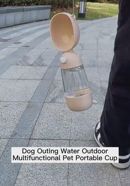 Haustier Wasserflasche im Freien bei Outdoor‑Aktivität